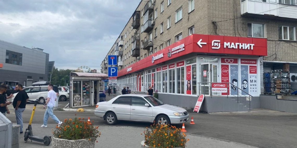 В Новосибирске 22-летний водитель сбил 13-летнего мальчика на парковке