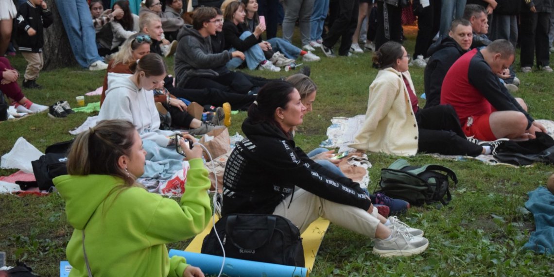 Сезон «Кино на траве» закрылся в последний день лета в Новосибирске