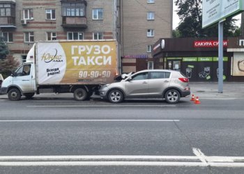 Порно видео Залез под юбку в автобусе. Смотреть Залез под юбку в автобусе онлайн