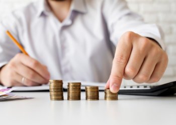 Новосибирцы стали больше зарабатывать и расти по карьерной лестнице