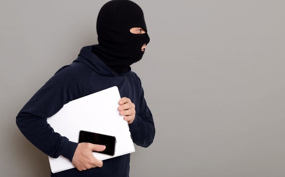 Новосибирец на 1 год отправится в тюрьму за кражу телефона у знакомого