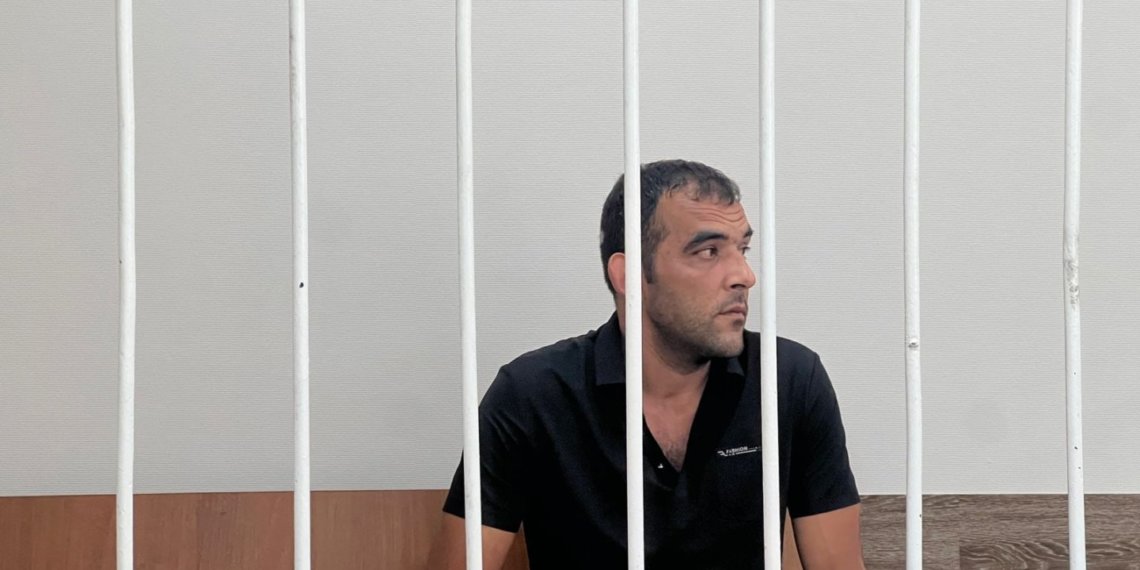 Водителя Lexus, сбившего двух подростков, выпустили из зала суда под Новосибирском