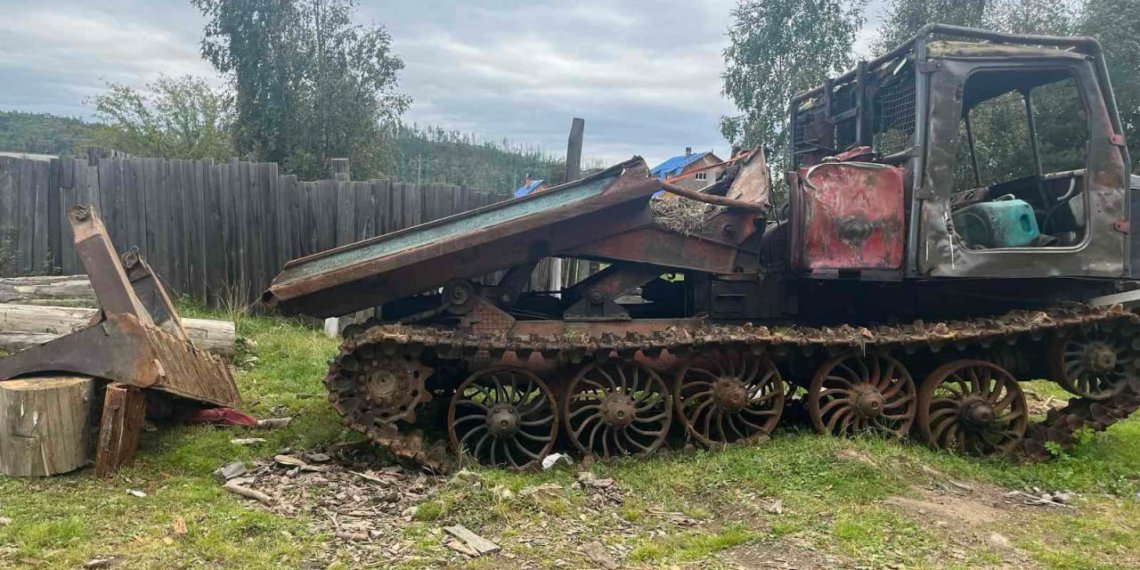 Маленькую девочку насмерть придавило деталью трактора в Бурятии