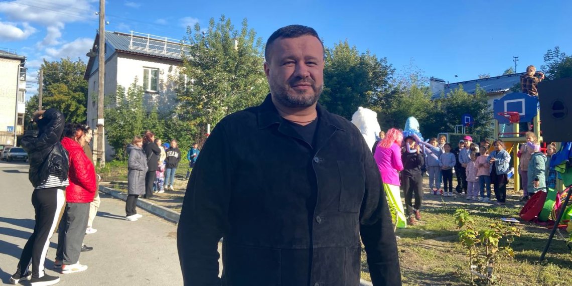 «Город начнет процветать»: в Ленинском районе Новосибирска открыли спортивно-игровую площадку