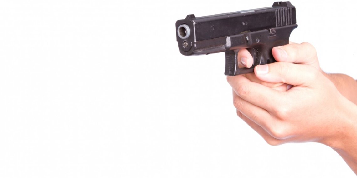 Подростки устроили стрельбу в Калининском районе