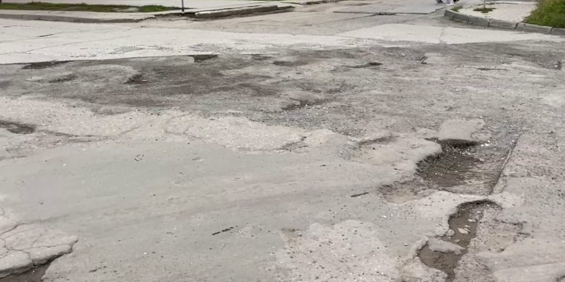 Новосибирец пожаловался Путину на полуразрушенную дорогу в Акатуйском