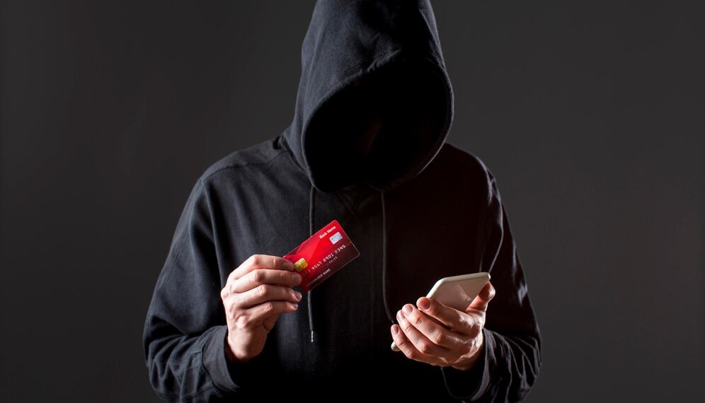 Осторожно! Мошенники от имени ВТБ «дарят» 3000 рублей на карту