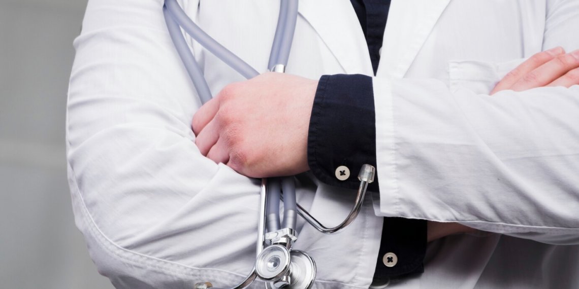 В новосибирской облбольнице внедряют индивидуальные браслеты пациентов