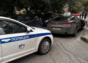 Автомобиль Chevrolet устроил ДТП и погоню в центре Новосибирска