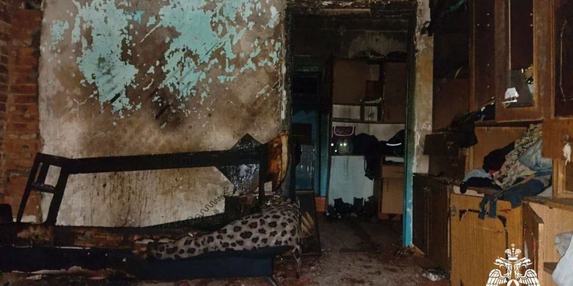 Семилетнюю девочку оставили в горящем доме в Бурятии