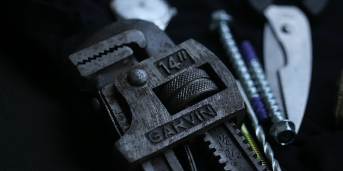 Жительница Новосибирска убила свою собаку газовым ключом