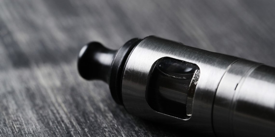 В России планируют запретить водителям курить электронные сигареты