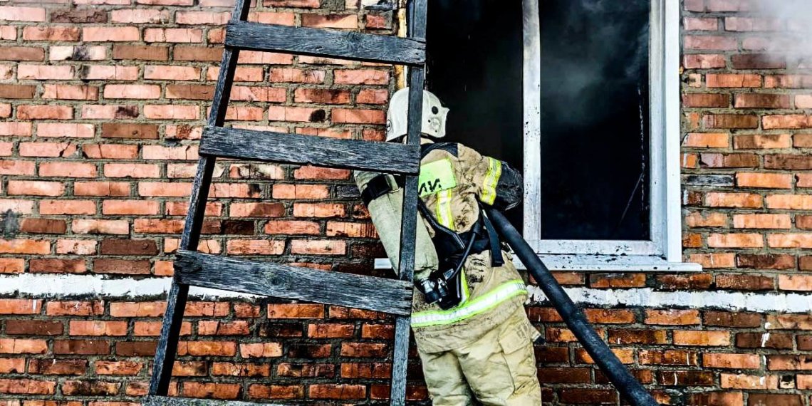 Пятилетняя девочка скончалась при пожаре из-за короткого замыкания в Сибири