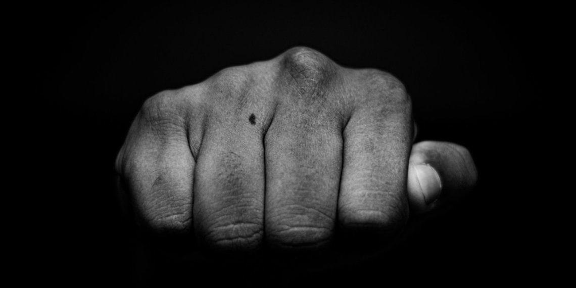 Бастрыкин ждет доклад о нападении мигрантов на супругов в Новосибирске