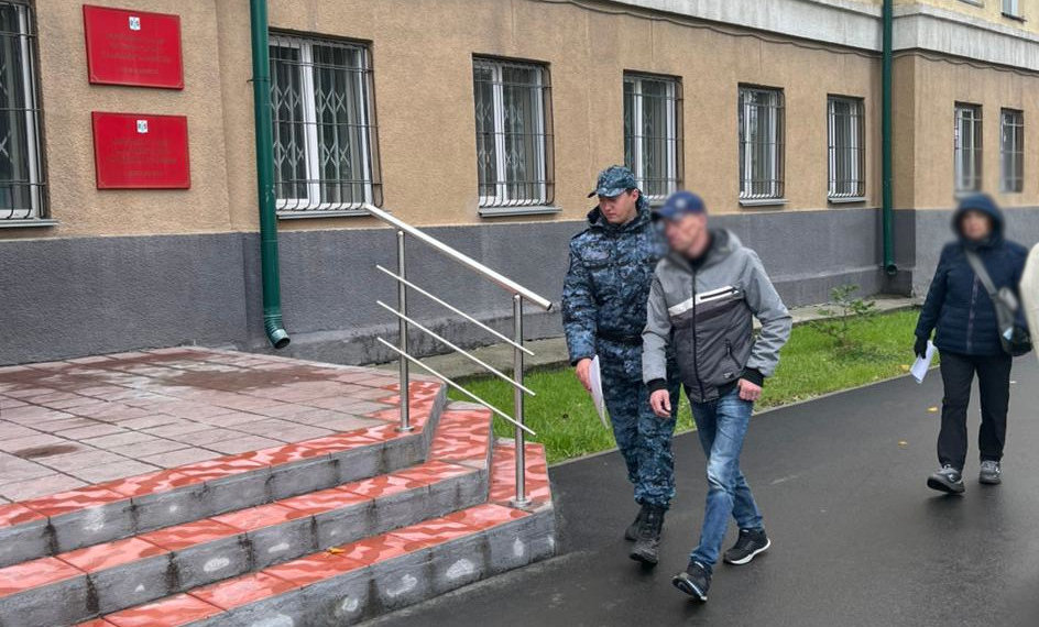 Семейную пару из Новосибирска осудили за неуплату алиментов