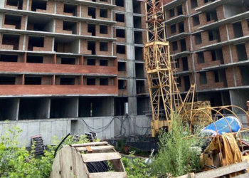 Застройщика ждет суд за обман дольщиков долгостроя на Серафимовича