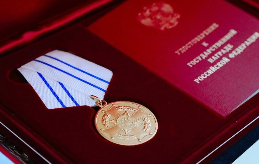 По указу Путина две семьи в Новосибирской области были награждены медалями ордена «Родительская слава»