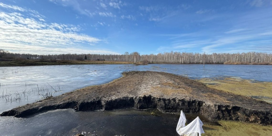 Под Новосибирском размыло дорогу Новоложниково — Бакейка