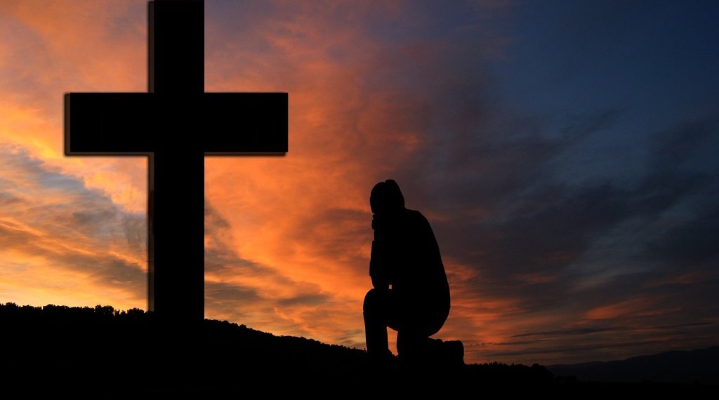 РПЦ разрешила священникам отпевать подростков-самоубийц