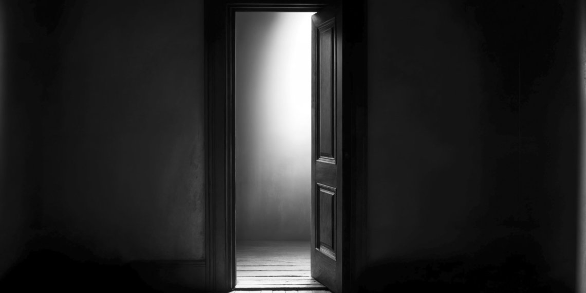 Тело женщины найдено в квартире на Гусинобродском шоссе в Новосибирске