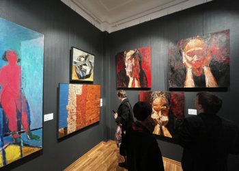 Куда катится современное искусство: народные художники РФ приехали в Новосибирск