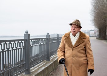 Подростки избили палками и камнями пенсионера в Советском районе