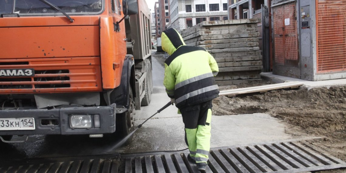В Новосибирске провели инспекцию чистоты на строительных площадках