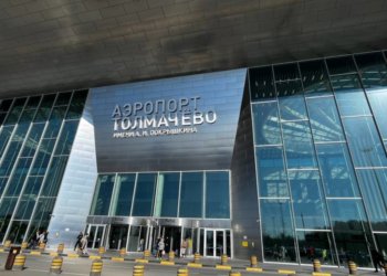 Самолет не может вылететь из Новосибирска уже вторые сутки