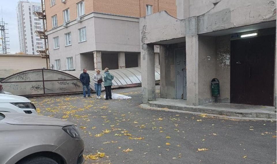 Стали известны подробности появления окровавленного тела на улице Депутатской в Новосибирске