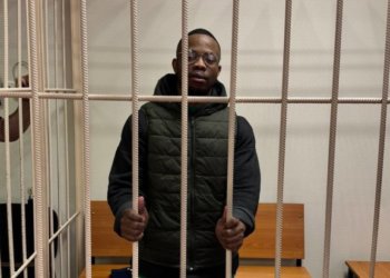 Мигрант в Новосибирске украл 300 тысяч у своего соотечественника под видом помощи