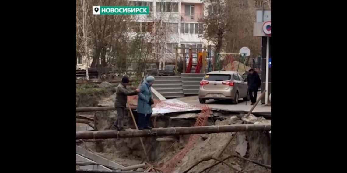 Полоса препятствий перед домом образовалась у жителей левобережья Новосибирска