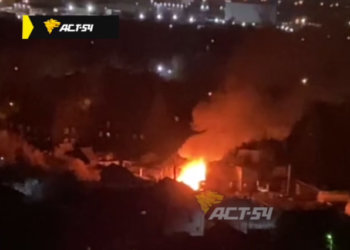 В Ленинском районе Новосибирске сгорел частный дом семьи