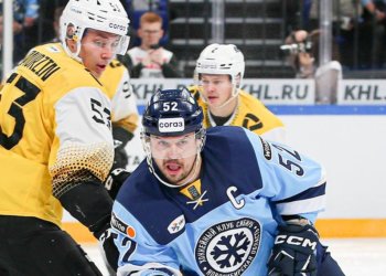 «Сибирь» проигрывает в матче КХЛ «Северстали»