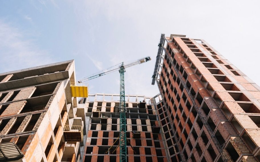 Застройщики обманули дольщиков в Новосибирске на 920 млн рублей