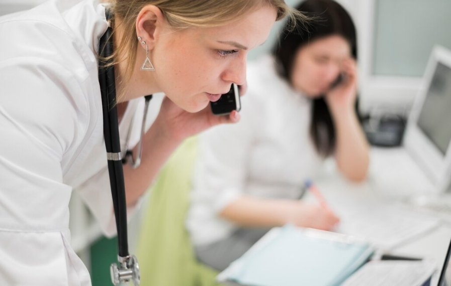 Условный срок за кражу 15 млн рублей: в Новосибирске осудили врачей-мошенников