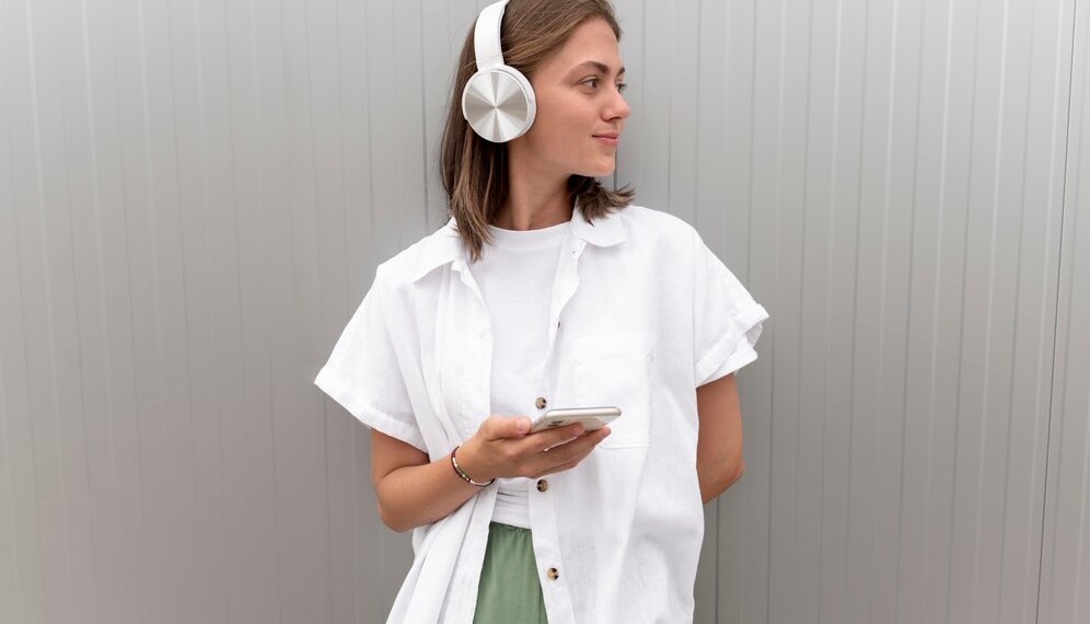 Музыку иноагентов начнут маркировать российские музыкальные сервисы