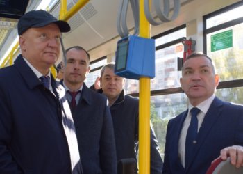 Чиновников не будут пересаживать на общественный транспорт — решили в Госдуме