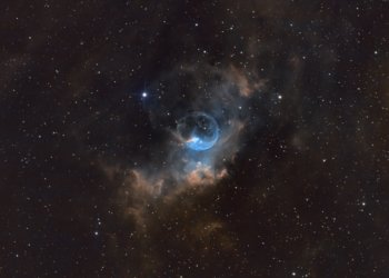 Новосибирский астрофотограф запечатлел таинственную туманность «Пузырь»