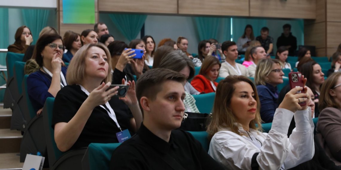 Систему наставничества в сибирских компаниях обсудили на конференции в Сбере