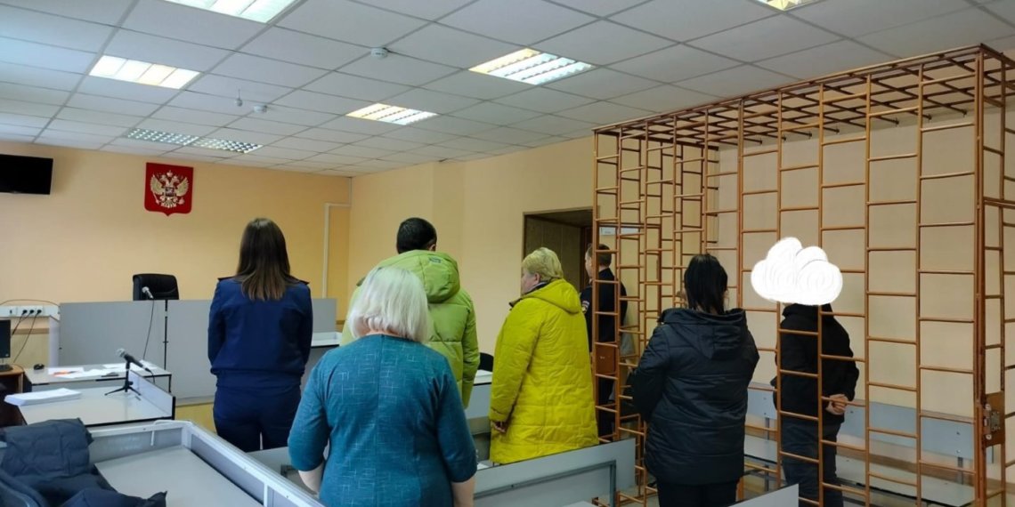 За кражу хот-догов и мороженого новосибирские подростки изолированы от общества