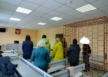 За кражу хот-догов и мороженого новосибирские подростки изолированы от общества