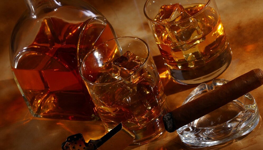 Коньяк, бренди и водка значительно подорожают в 2025 году