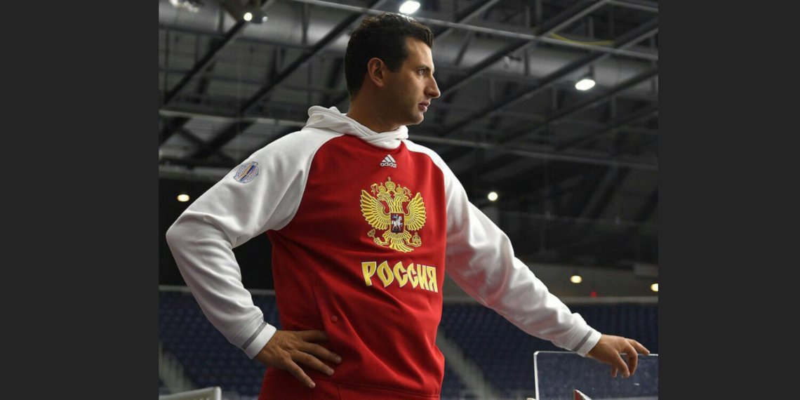 Новосибирск лучше Парижа, сказал главный тренер СКА Роман Ротенберг