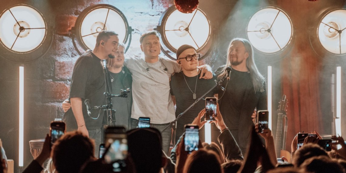 Коньяк, мясная тарелка и 2,5 млн рублей: барнаульская группа «Комната Культуры» раскрыла свой райдер