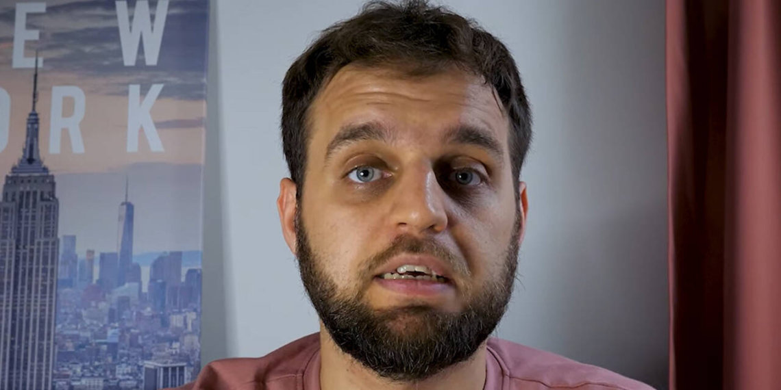 Комика Дениса Чужого* и проект «Говорит НеМосква»* признали иноагентами