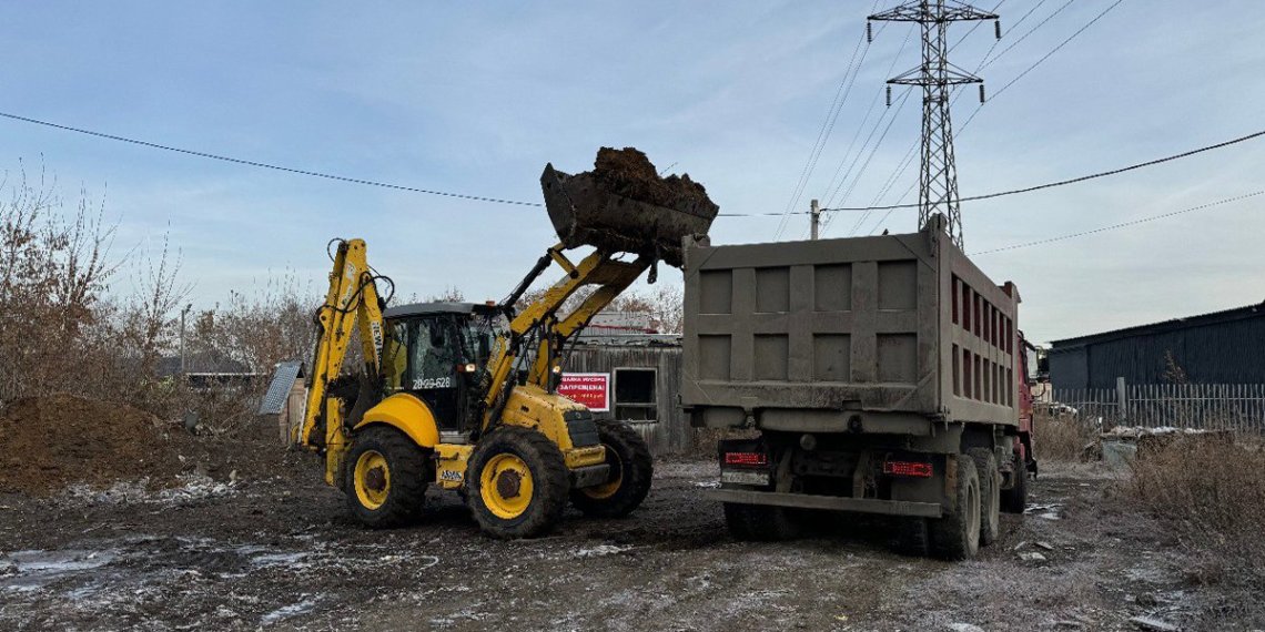 Стихийные свалки убирают из Кировского района Новосибирска