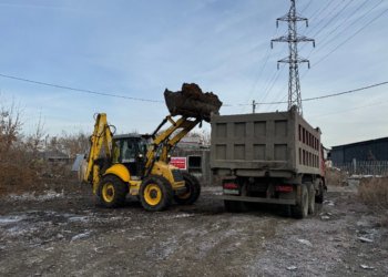 Стихийные свалки убирают из Кировского района Новосибирска