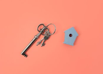 Инвалиду из Новосибирской области выдали жилье после вмешательства прокуратуры