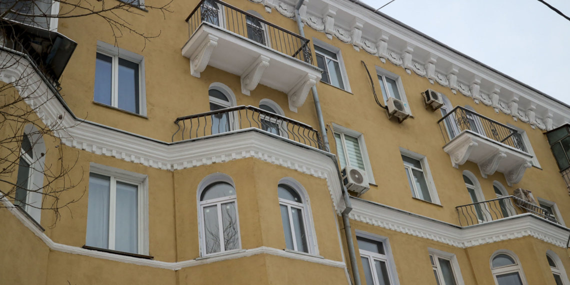 Исторический облик вернули 70-летней «сталинке» на Большевистской