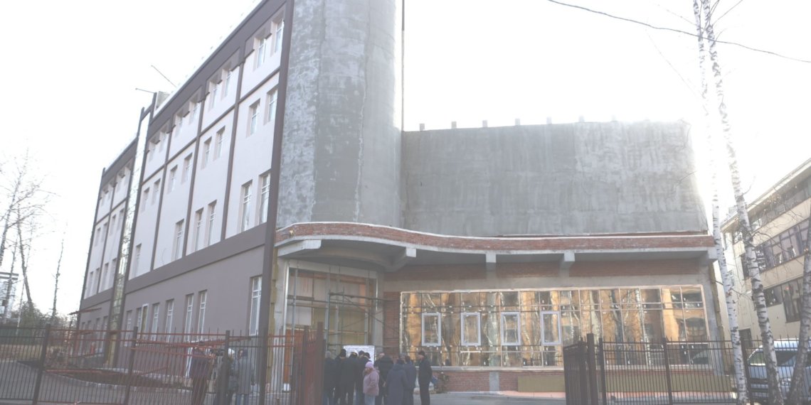 Строительство новой четырёхэтажной музыкальной школы подходит к концу в Академгородке